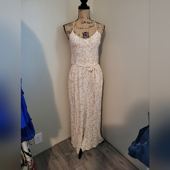 Pants - American Eagle soft floral flowy strappy jumpsuit pockets